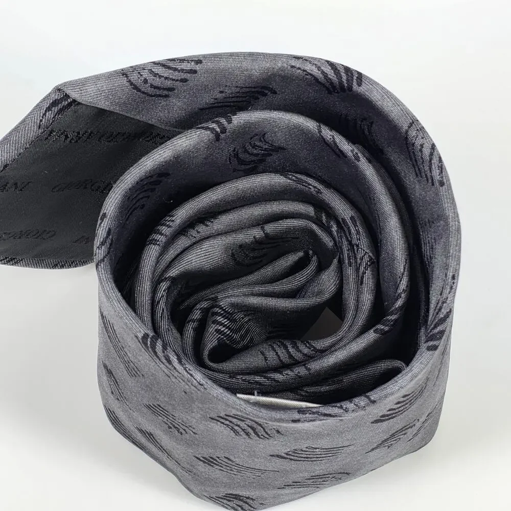 ARMANI COLLEZIONI MEN'S DESIGNER SILK TIE – GRAY WAVED PATTERN – 4” WIDTH